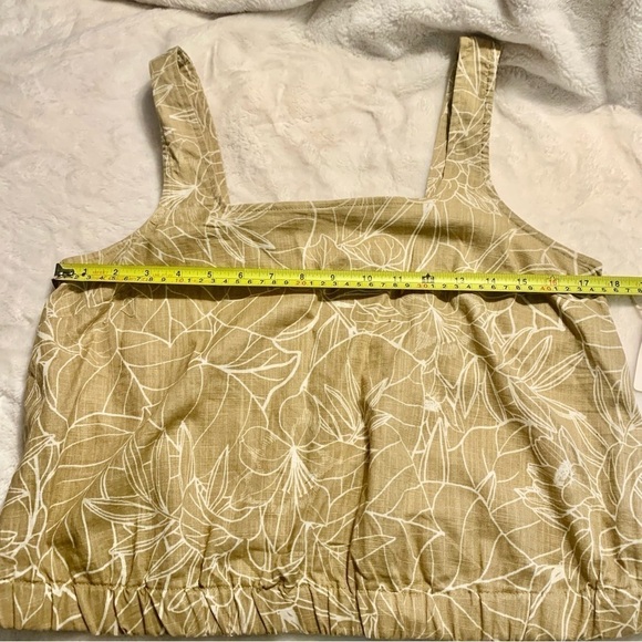 NWT a.n.a. Crop Top Medium Sonia Tropical Olive Mustard Yellow White Floral - Picture 12 of 13